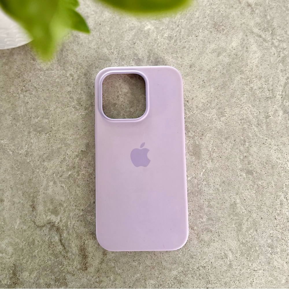 Barely used lilac iPhone 14 PRO 6.1" Apple iPhone Case